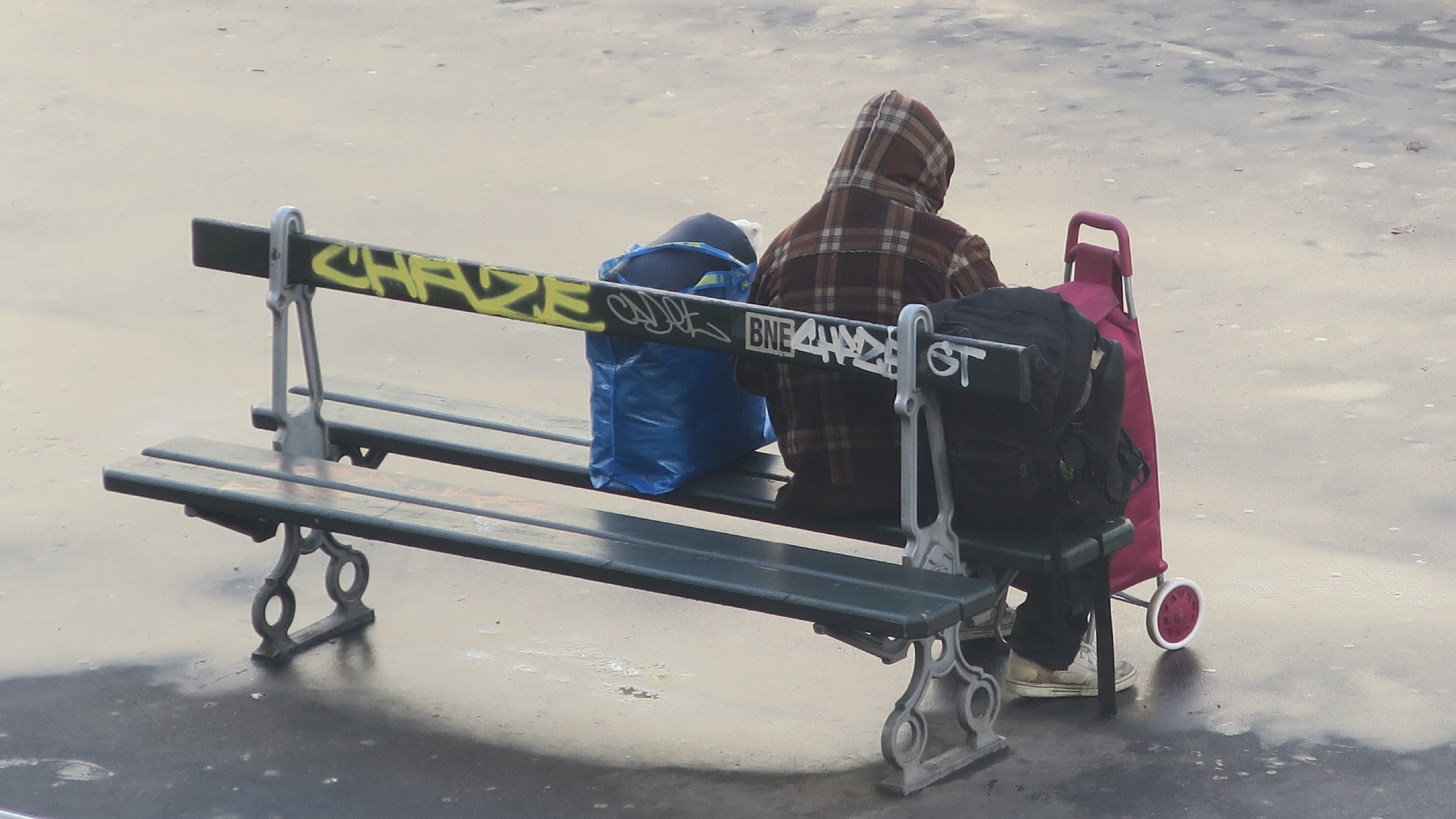 #214/ Sur le banc (7), par Pierre Ménard